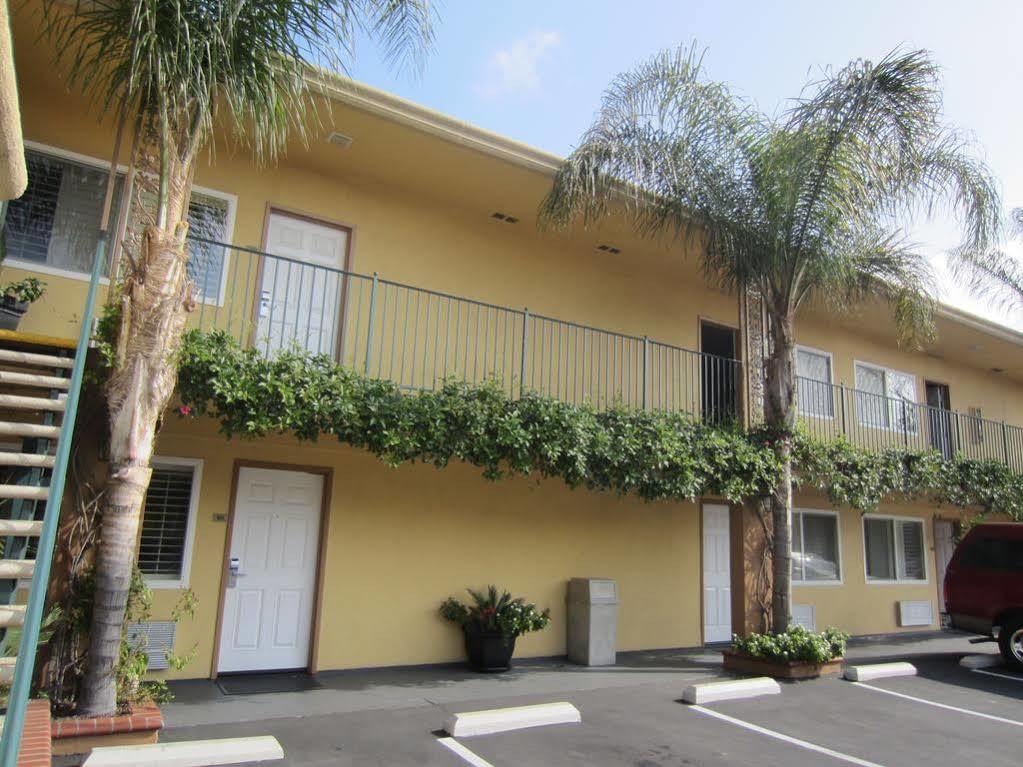 Anaheim Islander Inn And Suites Exterior photo